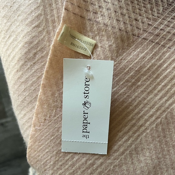 🌼 Paper Store 🌼 gorgeous blanket shawl - Picture 4 of 5